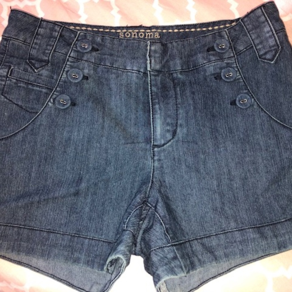 EUC DENIM SHORTY SHORTS--SIZE 6